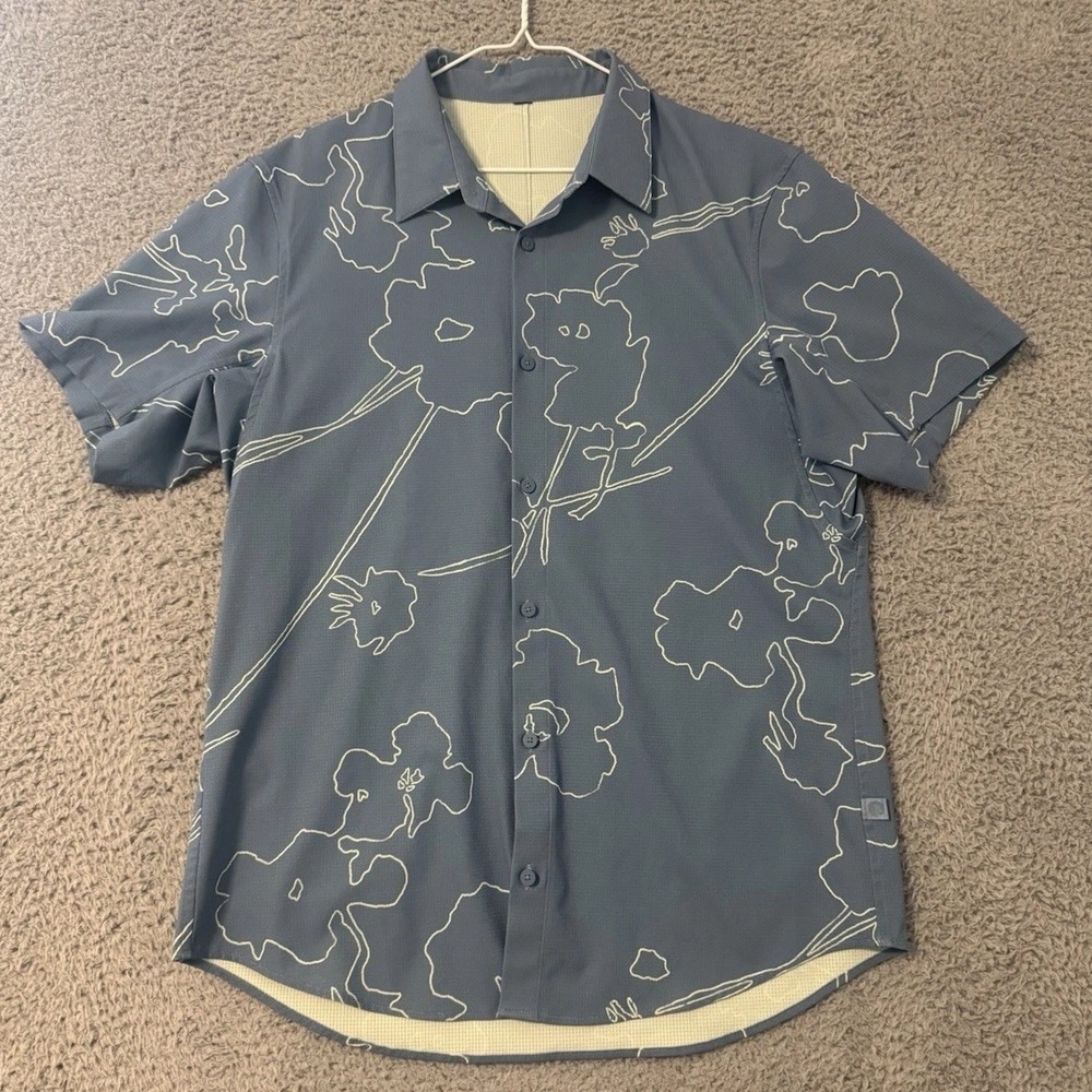 Lululemon PERFORMANCE Airing Easy Short Sleeve Shirt Mens Grey Floral‎ Stretch